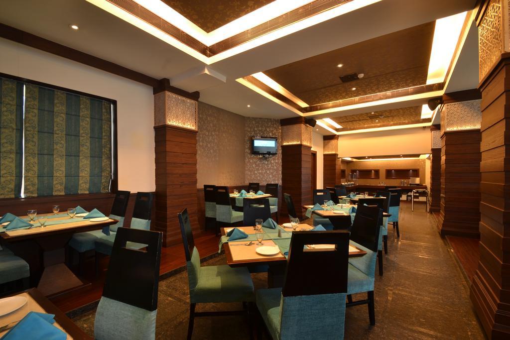 קאנפור Hotel Royal Cliff מראה חיצוני תמונה