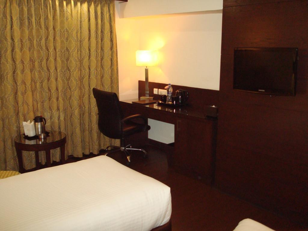 קאנפור Hotel Royal Cliff מראה חיצוני תמונה