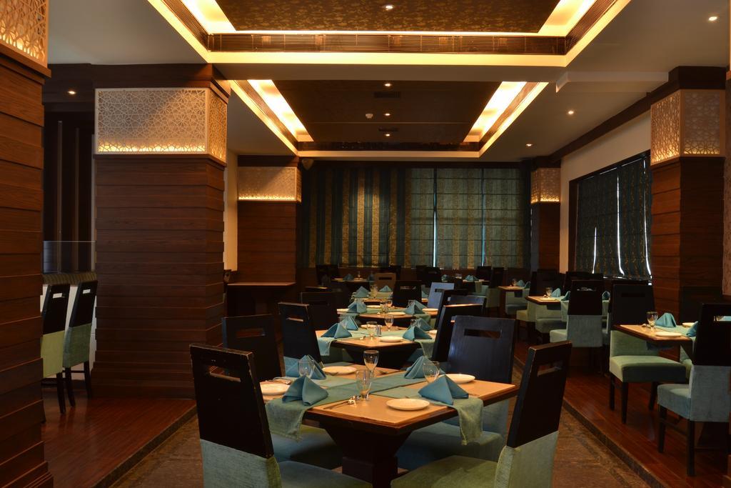 קאנפור Hotel Royal Cliff מראה חיצוני תמונה