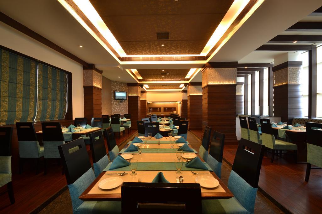 קאנפור Hotel Royal Cliff מראה חיצוני תמונה