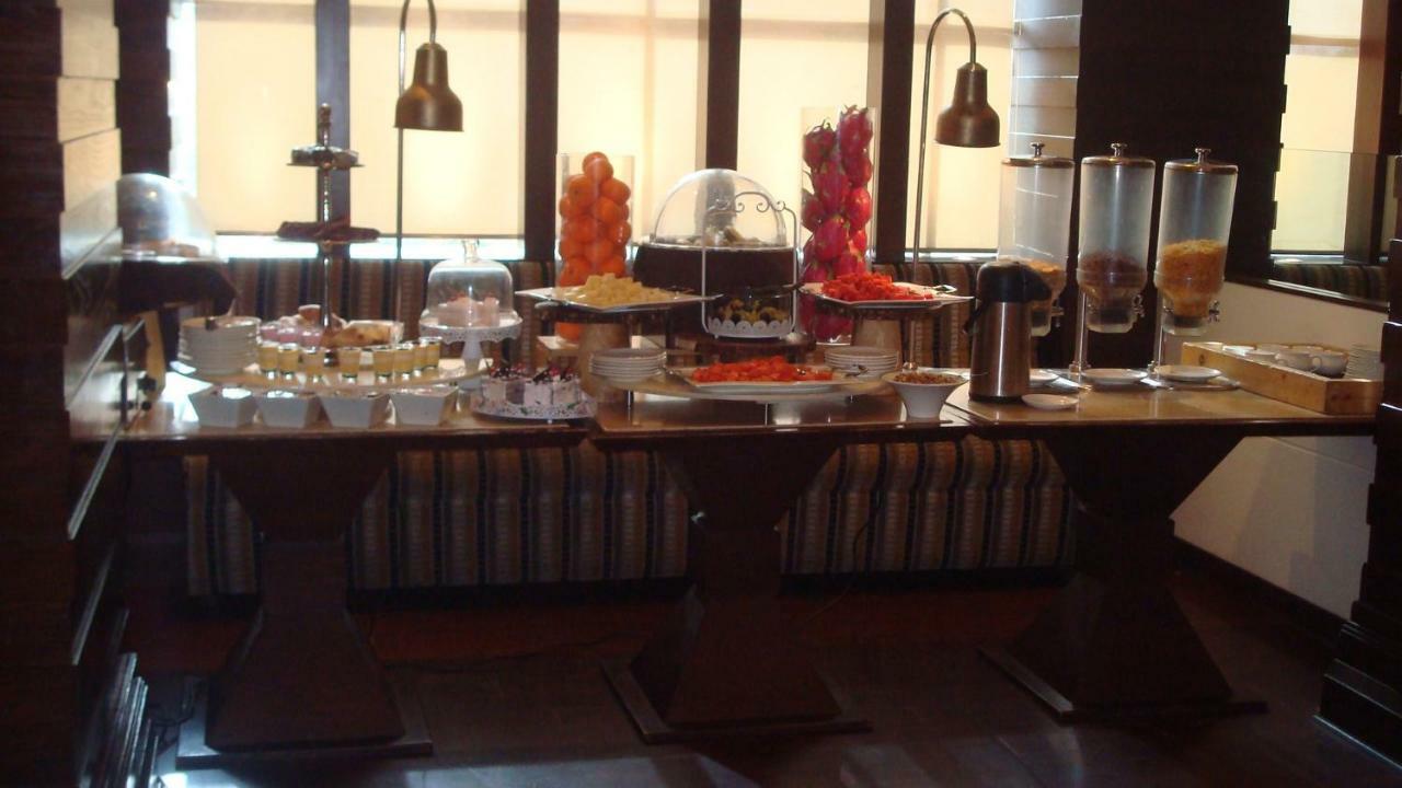 קאנפור Hotel Royal Cliff מראה חיצוני תמונה