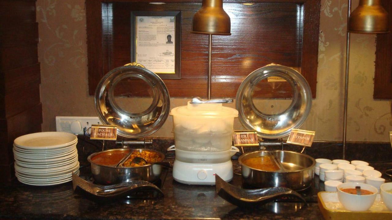 קאנפור Hotel Royal Cliff מראה חיצוני תמונה
